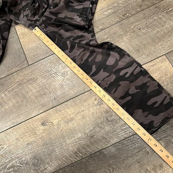Democracy Women's AbSolution Side Zip Camo Jeggings Camo Espresso Size 10 - Picture 6 of 12